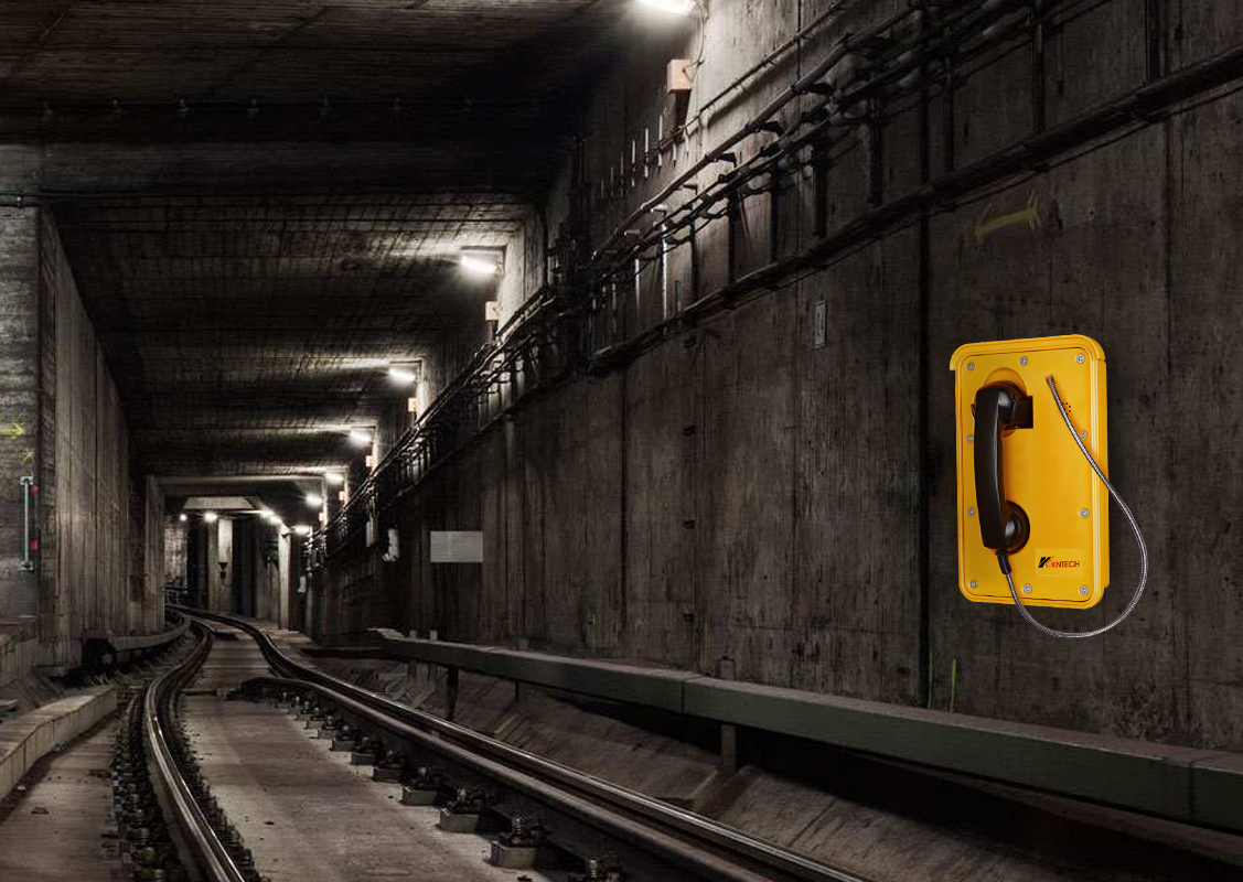 the emergency phone use in the tunnel